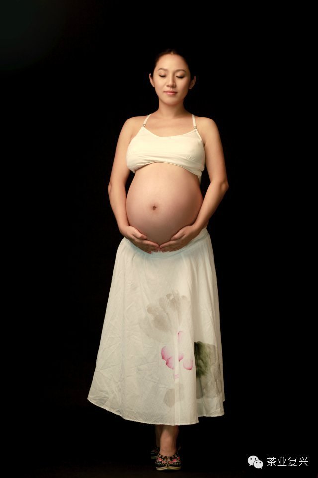 吴琼女儿茶美人美文