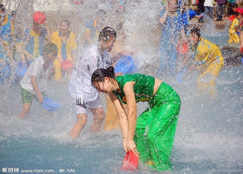 傣族泼水节