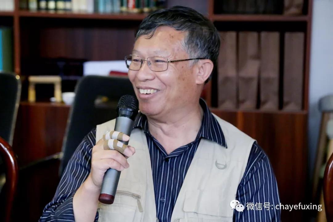 陈松:很高兴参加复兴沙龙,一看喝的是六大茶山的慧生,三境曾经喝过,用